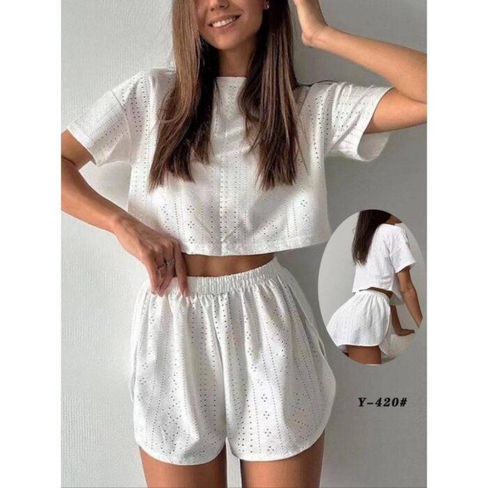 103385437_68635985642f6 بيجامة للنساء قطعتين لون أبيض - الصورة 1