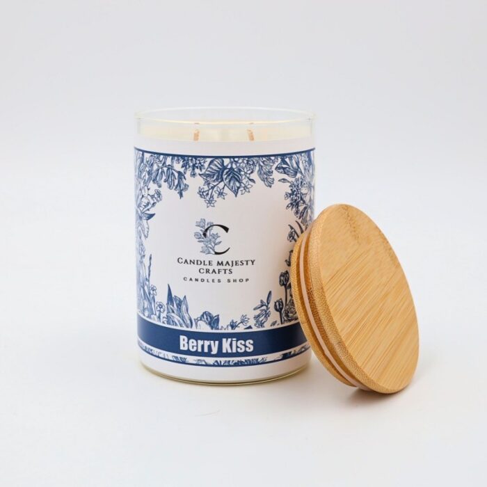 ⁦BERRY KISS(فراولة) شمعة برائحة صناعة يدوية⁩ - الصورة ⁦2⁩