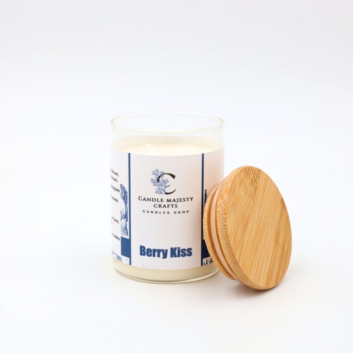 ⁦BERRY KISS (فراولة) شمعة برائحة صناعة يدوية⁩ - الصورة ⁦2⁩