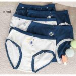 ⁦طقم داخلي 5 قطع للنساء لون كحلي وأبيض من Sami Boutique⁩ - الصورة ⁦2⁩