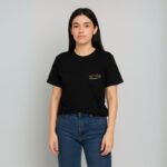 بلوزة لون أسود نص كم رجالي تطريز على الجيب مفتاح وفلسطين