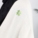 ⁦شال لون بيج كتف قماش بنما تطريز أخضر⁩ - الصورة ⁦8⁩