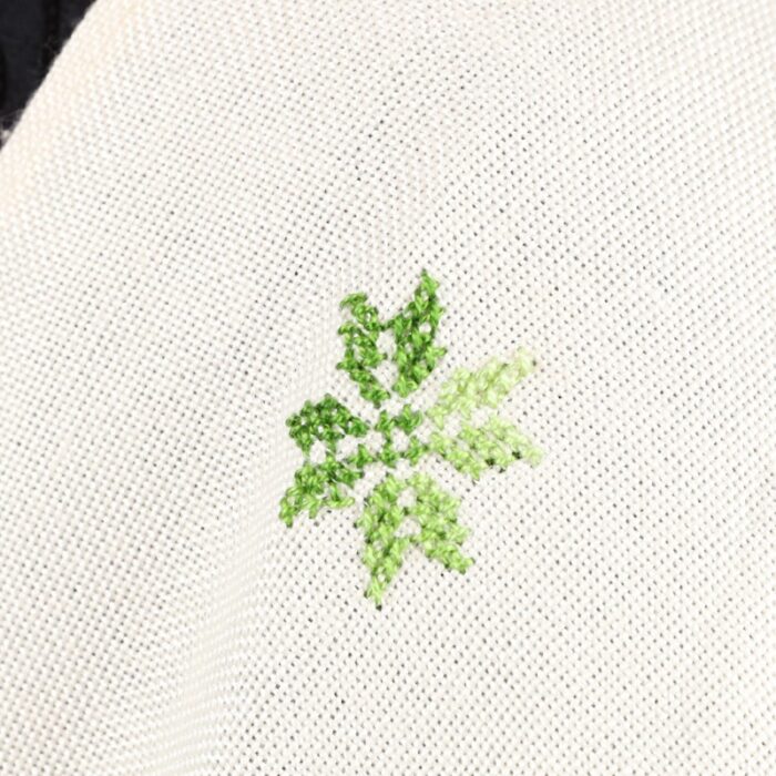 ⁦شال لون بيج كتف قماش بنما تطريز أخضر⁩ - الصورة ⁦9⁩