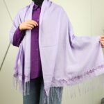 ⁦شال كتف لون نهدي تطريز نهدي⁩ - الصورة ⁦4⁩