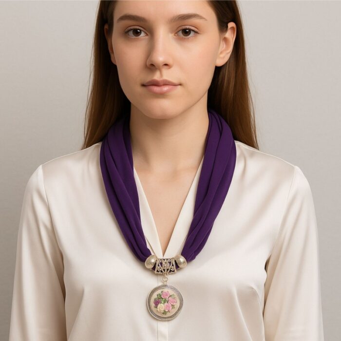 ⁦سكارف نهدي مع تطريز برازيلي⁩ - الصورة ⁦2⁩