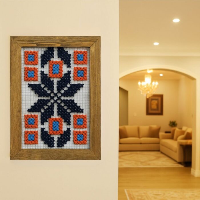 ⁦برواز شبك بتطريز نجمة لون برتقالي وكحلي وأزرق سماوي⁩ - الصورة ⁦2⁩