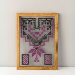 ⁦برواز شبك حجم كبير تطريز فلاحي قبة ثوب لون نهدي وسكني⁩ - الصورة ⁦2⁩