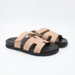 ⁦شبشب ستاتي كاجوال للنساء لون بيج وأسود⁩ - الصورة ⁦2⁩