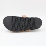 ⁦شبشب ستاتي كاجوال للنساء لون بيج وأسود⁩ - الصورة ⁦4⁩