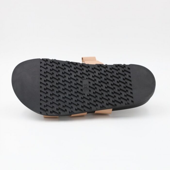 ⁦شبشب ستاتي كاجوال للنساء لون بيج وأسود⁩ - الصورة ⁦4⁩