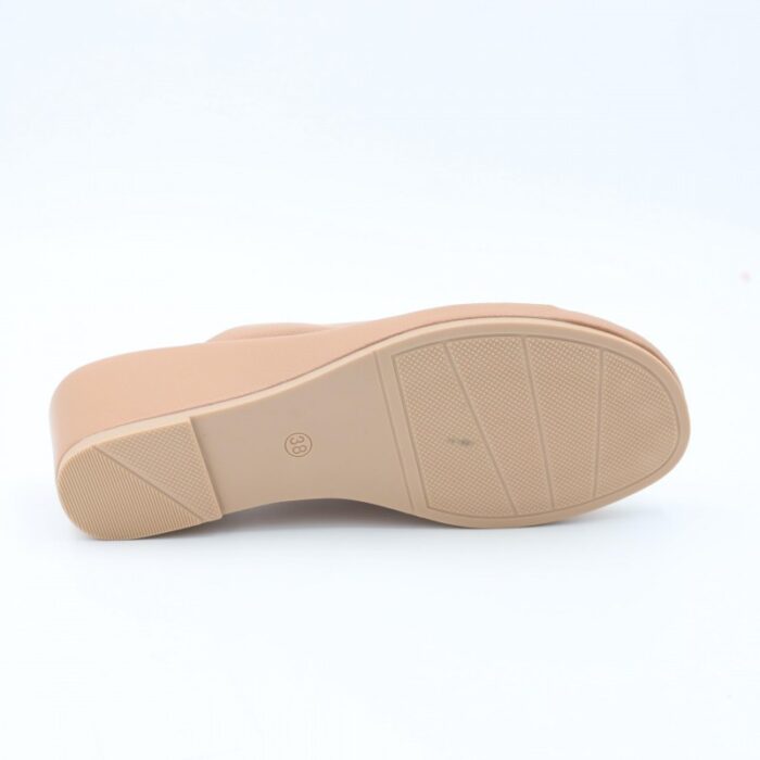 103385707_686c221e73574 كندرة ستاتية مريحة نعل مرتفع لون بيج - الصورة 1