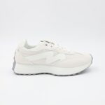 ⁦بوت رياضي ستاتي لون أبيض⁩ - الصورة ⁦3⁩