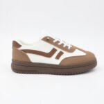 ⁦بوت جلد رياضي للنساء لون أبيض وبني⁩ - الصورة ⁦2⁩