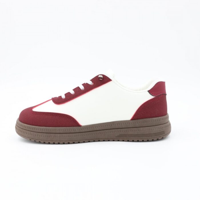 ⁦بوت جلد رياضي للنساء لون أبيض وعنابي⁩ - الصورة ⁦5⁩