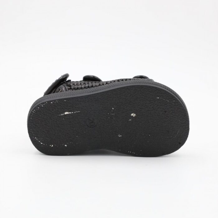 ⁦صندل بناتي للاطفال لون أسود⁩ - الصورة ⁦6⁩