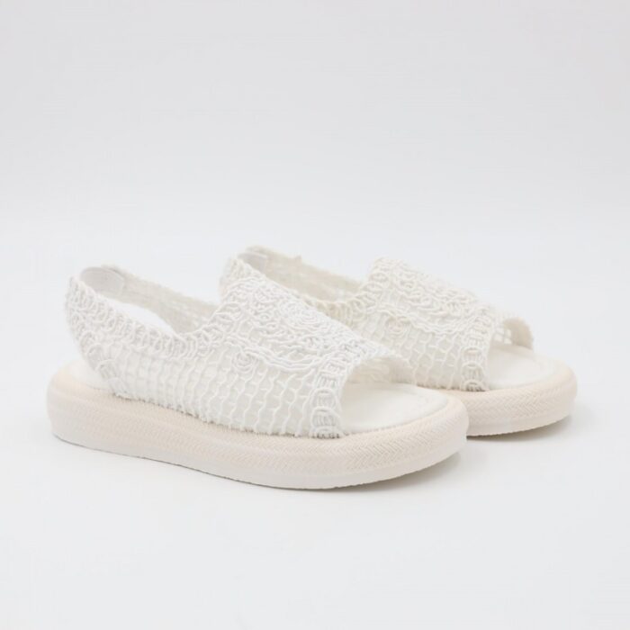 103385823_686c2373679c7 صندل بناتي للاطفال لون أبيض - الصورة 1