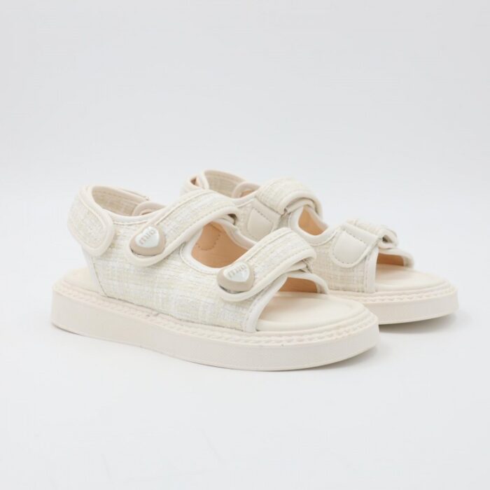 103385834_686c23aa53c27 صندل بناتي للاطفال لون أبيض - الصورة 1