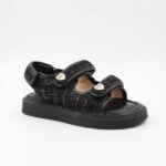 ⁦صندل بناتي للاطفال لون أسود⁩ - الصورة ⁦2⁩