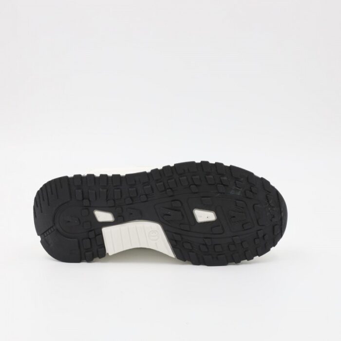 ⁦بوت رياضي جلد للأطفال لون أبيض⁩ - الصورة ⁦5⁩