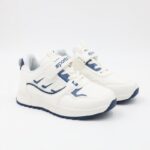 بوت رياضي جلد للأطفال لون أبيض وكحلي