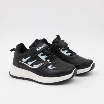 بوت رياضي جلد للأطفال لون أبيض ونعل أبيض