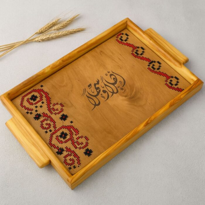 103385901_686c241e5c68e صينية اهلا وسهلا تطريز حجم 37*22.5 سم - الصورة 1