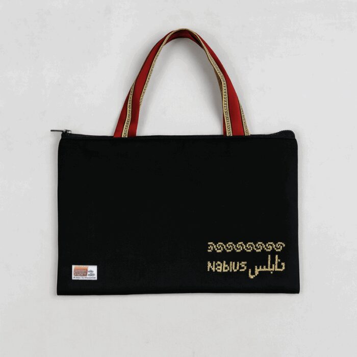 ⁦حقيبة لابتوب صغيرة بتصميم أسماء المدن حجم 36*22 سم⁩ - الصورة ⁦3⁩