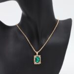 ⁦طقم إكسسورات 3 قطع (سلسال كريستال وحلق وخاتم ) لون أخضر⁩ - الصورة ⁦3⁩