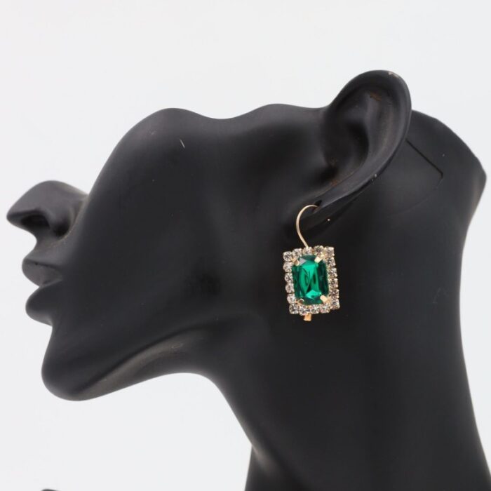 ⁦طقم إكسسورات 3 قطع (سلسال كريستال وحلق وخاتم ) لون أخضر⁩ - الصورة ⁦4⁩