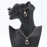 ⁦طقم إكسسوارات 3 قطع ( سلسال كريستال وحلق وخاتم ) لون أزرق⁩ - الصورة ⁦3⁩