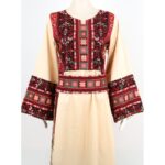 ⁦ثوب فلسطيني تطريز ماكنة لون بيج بتطريز ملون⁩ - الصورة ⁦4⁩