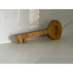 مفتاح ديكور من الخشب 16 سم