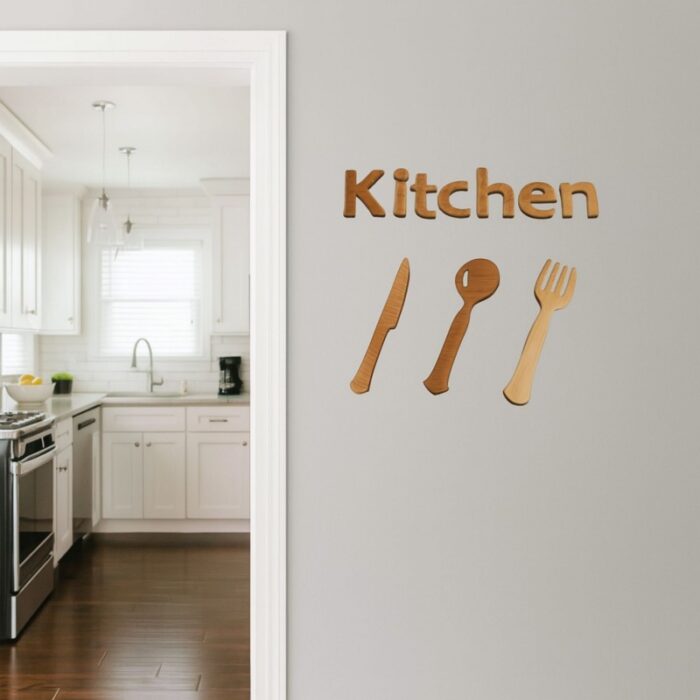 ⁦قطعة ديكورللمطبخ من الخشب بتصميم كلمة Kitchen⁩ - الصورة ⁦3⁩