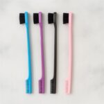 فرشاة شعر لتثبيت البيبي هير حجم صغير - حسب اللون المتوفر