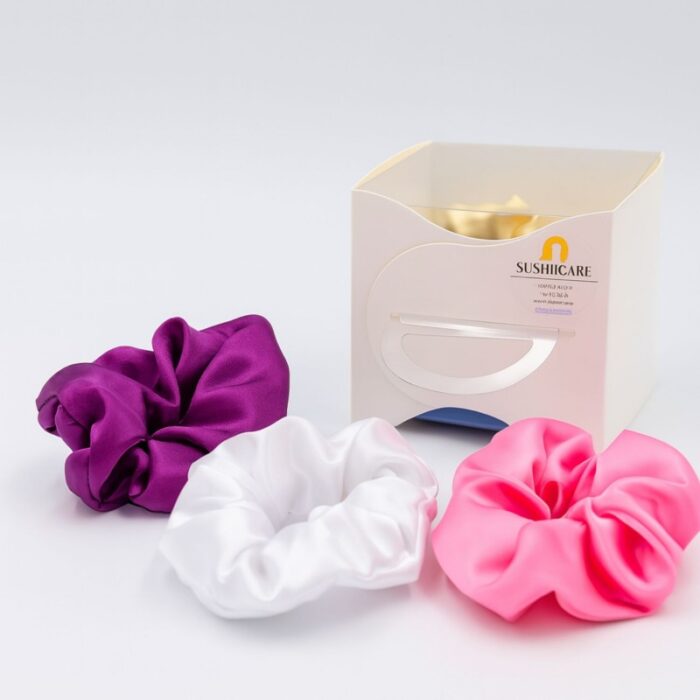 103386057_68704d1e61095 علبة ربطات شعر ( 3 ربطات ) ستان لون زهري و أبيض وبنفسجي - الصورة 1