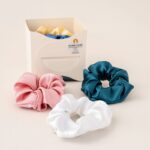 علبة ربطات شعر ( 3 ربطات ) ستان لون زهري و أبيض وتركواز