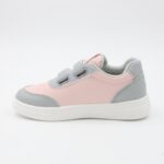 ⁦بوت سبورت جلد بشريطين لاصقين لون رمادي وزهري وابيض⁩ - الصورة ⁦3⁩