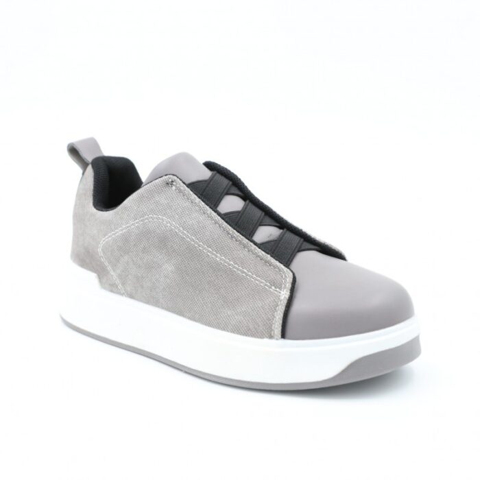 ⁦بوت سبورت ولادي بدون رباط لون رمادي⁩ - الصورة ⁦5⁩