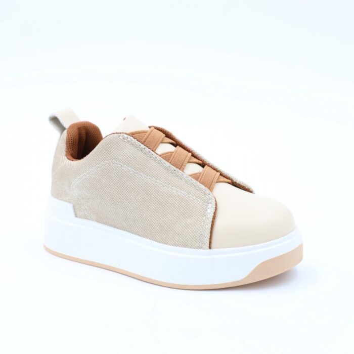 ⁦بوت سبورت ولادي بدون رباط لون بيج⁩ - الصورة ⁦2⁩