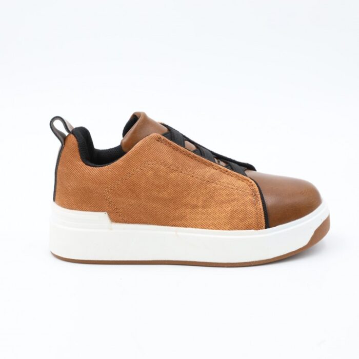 ⁦بوت سبورت ولادي بدون رباط لون بني⁩ - الصورة ⁦2⁩