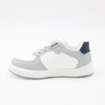 ⁦بوت سبورت ولادي بشريط لاصق لون سكني وكحلي ونعل ابيض⁩ - الصورة ⁦2⁩