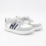 ⁦بوت سبورت ولادي بشريط لاصق لون سكني وكحلي ونعل ابيض⁩ - الصورة ⁦4⁩