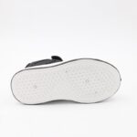 ⁦بوت سبورت ولادي بشريط لاصق لون أسود ونعل ابيض⁩ - الصورة ⁦5⁩