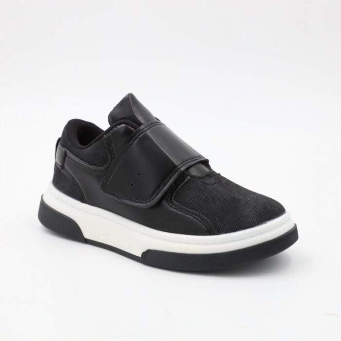 ⁦بوت سبورت ولادي بشريط لاصق لون أسود⁩ - الصورة ⁦2⁩