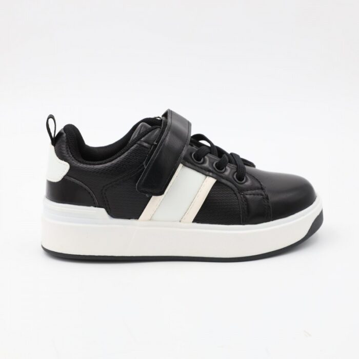 ⁦بوت سبورت بشريط لاصق لون أسود⁩ - الصورة ⁦2⁩