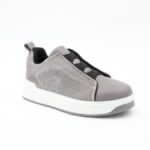 ⁦بوت سبورت بشريط لاصق لون رمادي⁩ - الصورة ⁦2⁩