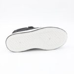 ⁦بوت جلد ولادي بشريط لاصق لون اسود ونعل أبيض⁩ - الصورة ⁦4⁩