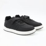 ⁦بوت جلد ولادي بشريط لاصق لون اسود ونعل أبيض⁩ - الصورة ⁦5⁩