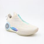 حذاء رياضي للرجال لون سكري وأزرق