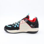 حذاء رياضي ولادي لون أسود و أحمر